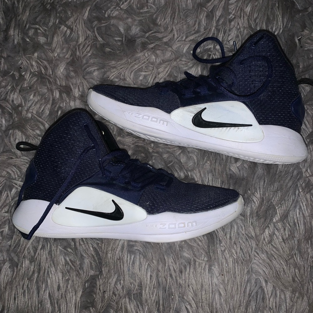 Nike zoom basketball shoes